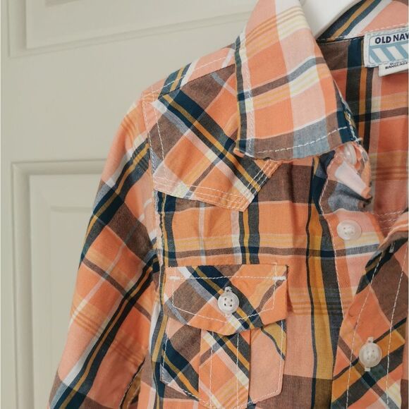 2/$20 Old Navy button down size 3 - Picture 2 of 4